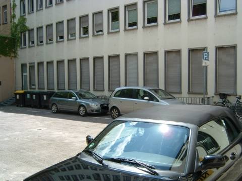 Wo sind hier 4 ParkplÀtze!!!